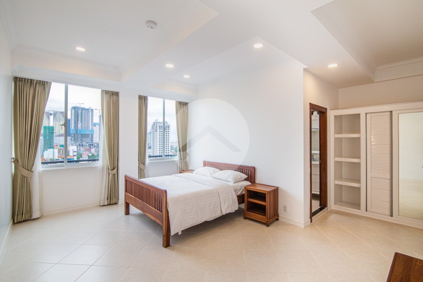 4 Bedroom Penthouse For Rent - BKK1, Phnom Penh