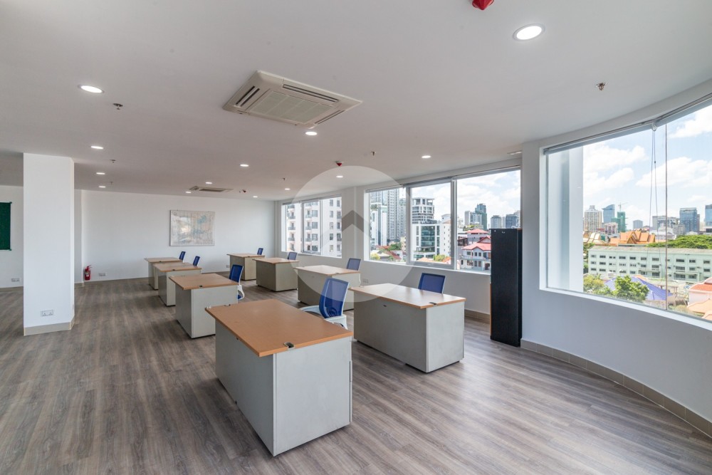 140 Sqm Office Space For Rent - BKK1, Phnom Penh - Image 7