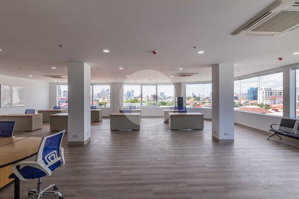 140 Sqm Office Space For Rent - BKK1, Phnom Penh - Image 5
