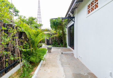 2 Bedroom  House For Rent - Sala Kamreuk, Siem Reap thumbnail