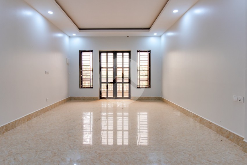 6 Bedroom Commercial Shophouse For Rent - Road 60, Siem Reap