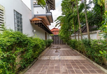 4 Bedroom Villa For Sale - Slor Kram, Siem Reap thumbnail