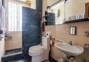 17th Floor 3 Bedroom Condo For Sale - Rose Condo, Phnom Penh thumbnail