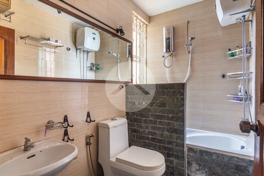 17th Floor 3 Bedroom Condo For Sale - Rose Condo, Phnom Penh