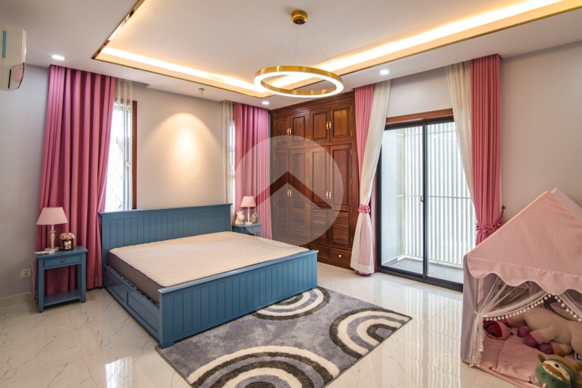 5 Bedroom Villa For Rent - Preaek Aeng, Chbar Ampov, Phnom Penh