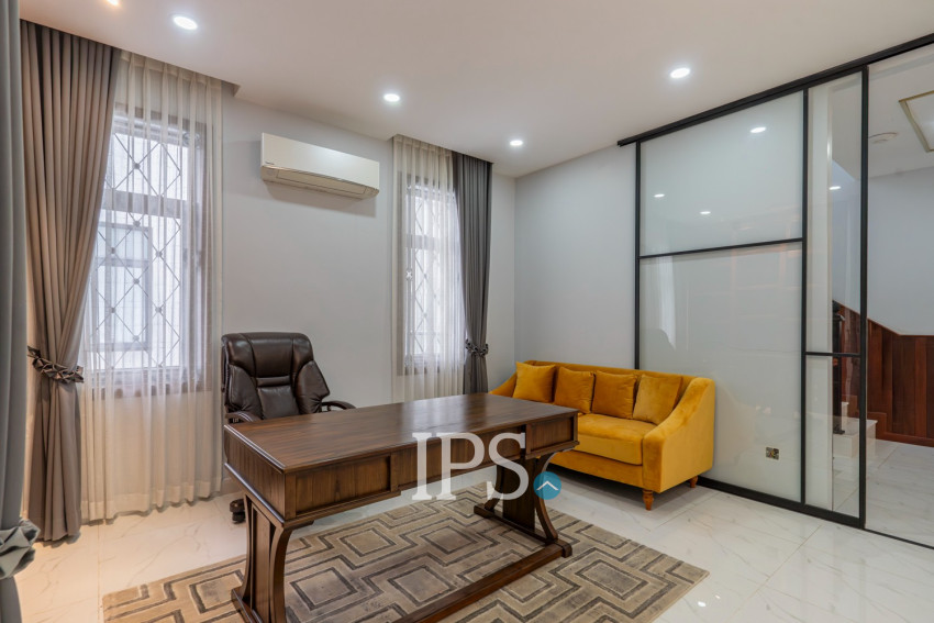 5 Bedroom Villa For Rent - Preaek Aeng, Chbar Ampov, Phnom Penh