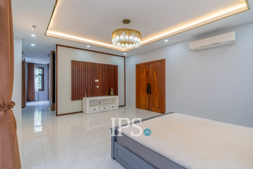 5 Bedroom Villa For Rent - Preaek Aeng, Chbar Ampov, Phnom Penh