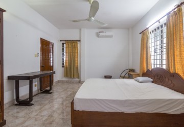 2 Bedroom Flat With Balcony For Rent - BKK1, Phnom Penh thumbnail