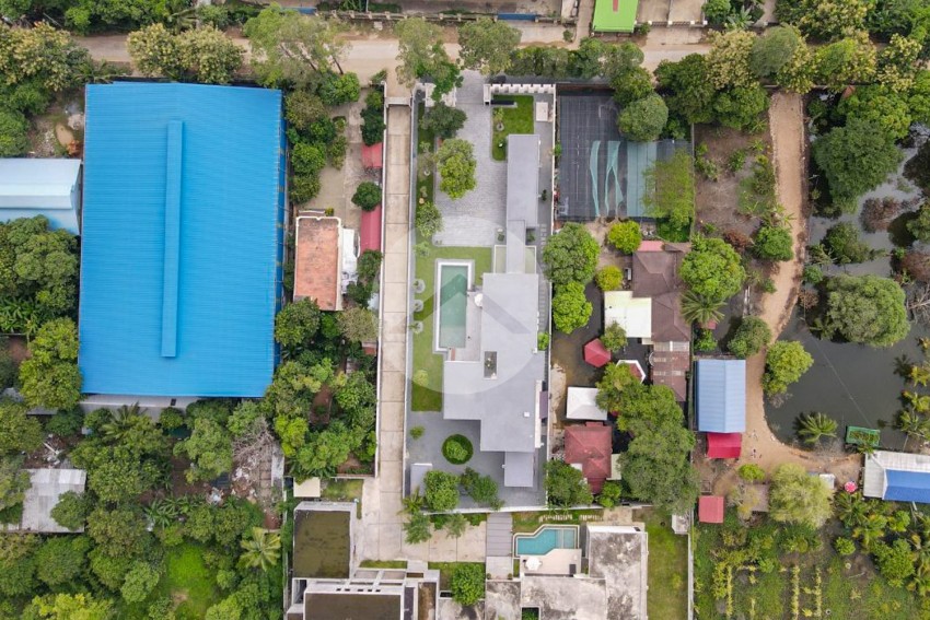 7 Bedroom Villa For Sale - Prek Eng, Chbar Ampov, Phnom Penh