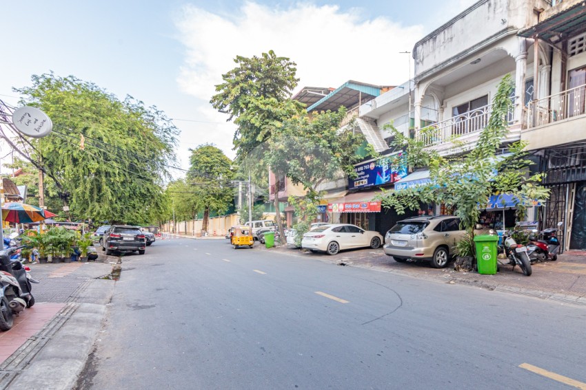 2 Bedrooms Apartment For Sale - Daun Penh, Phnom Penh