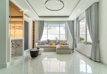 3 Bedroom Twin Villa For Rent - Orkide Botanic City, Chroy Changvar, Phnom Penh thumbnail