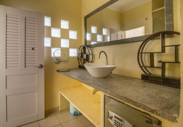 3 Bedroom Townhouse For Sale - Tonle Bassac, Phnom Penh thumbnail