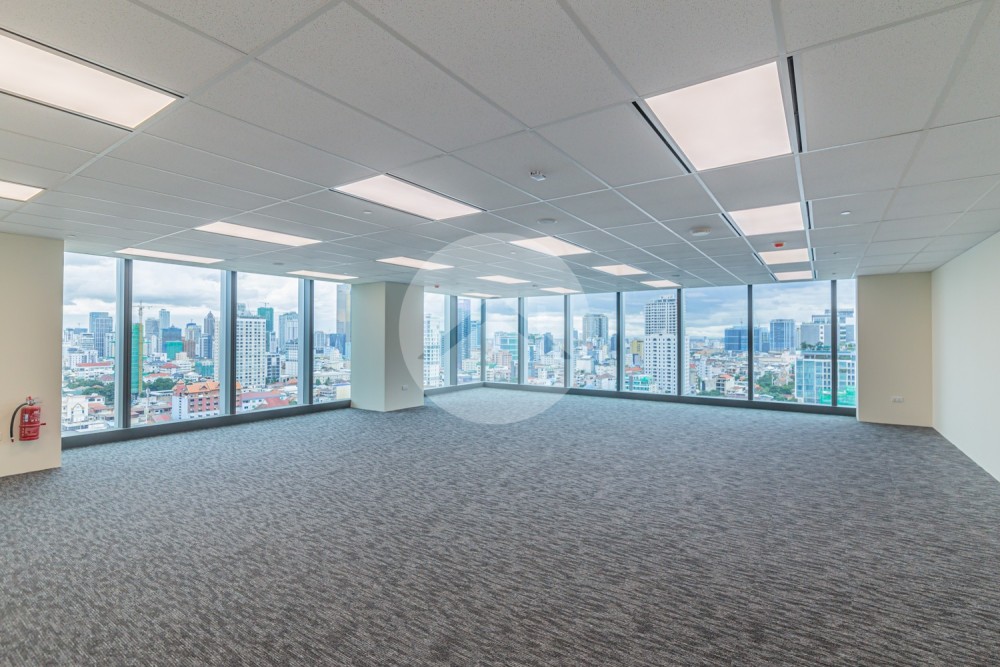 113 Sqm Office Space For Rent - Daun Penh, Phnom Penh - Image 2
