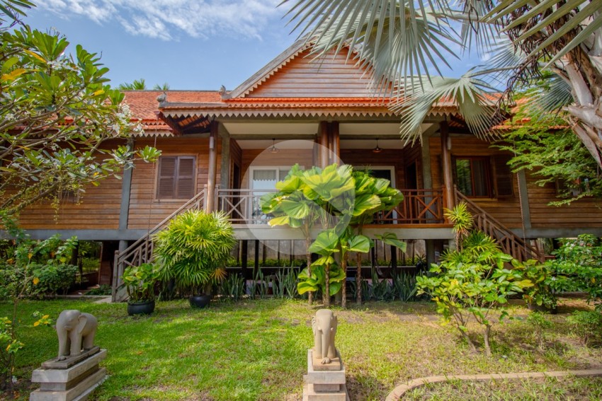 2 Bedroom Wooden Villa For Rent - Svay Dangkum, Siem Reap