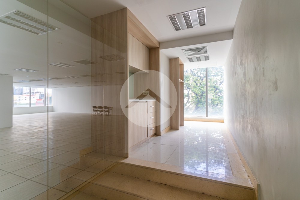 550 Sqm Office Space For Rent - Monivong BLVD, Khan 7 Makara, Phnom Penh - Image 9