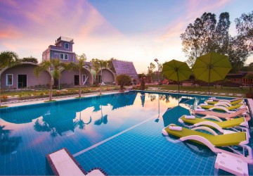 17 Bedroom Resort For Sale - Chreav, Siem Reap thumbnail