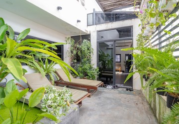 Renovated 3 Bedroom Duplex Apartment For Rent - 7 Makara, Phnom Penh thumbnail