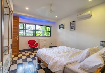 Renovated 3 Bedroom Duplex Apartment For Rent - 7 Makara, Phnom Penh thumbnail