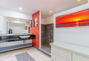 Renovated Duplex 3 Bedroom Apartment For Rent - Beoung Prolit, Phnom Penh thumbnail