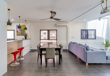 Renovated Duplex 3 Bedroom Apartment For Rent - Beoung Prolit, Phnom Penh thumbnail