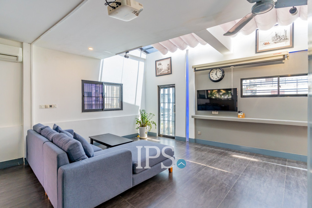 Renovated Duplex 3 Bedroom Apartment For Rent - Beoung Prolit, Phnom Penh - Image 7