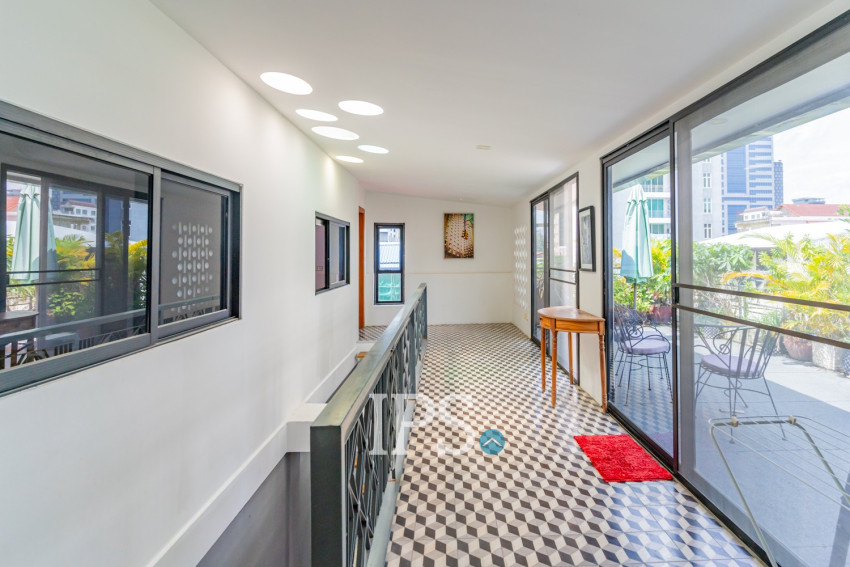 Renovated Duplex 3 Bedroom Apartment For Rent - Beoung Prolit, Phnom Penh