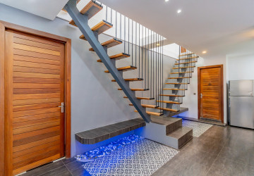 Renovated Duplex 3 Bedroom Apartment For Rent - Beoung Prolit, Phnom Penh thumbnail