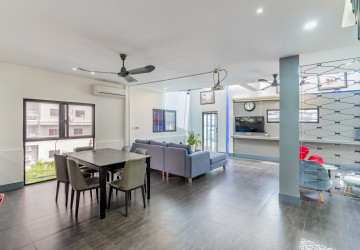 Renovated Duplex 3 Bedroom Apartment For Rent - Beoung Prolit, Phnom Penh thumbnail
