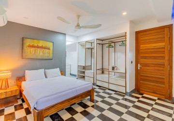 Renovated Duplex 3 Bedroom Apartment For Rent - Beoung Prolit, Phnom Penh thumbnail