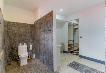 Renovated Duplex 3 Bedroom Apartment For Rent - Beoung Prolit, Phnom Penh thumbnail