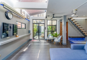 Renovated Duplex 3 Bedroom Apartment For Rent - Beoung Prolit, Phnom Penh thumbnail