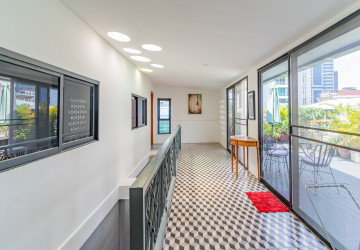 Renovated Duplex 3 Bedroom Apartment For Rent - Beoung Prolit, Phnom Penh thumbnail