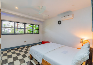 Renovated Duplex 3 Bedroom Apartment For Rent - Beoung Prolit, Phnom Penh thumbnail