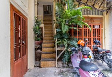Renovated 2 Bedroom Apartment For Rent - Phsar Kandal 1, Phnom Penh thumbnail
