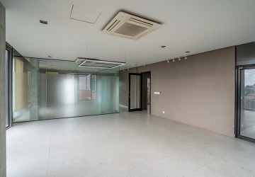 95 Sqm Level 7 Office Space For Rent - BKK1, Phnom Penh thumbnail