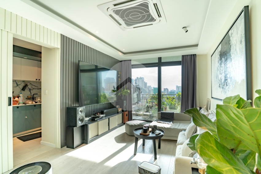 9th Floor 1 Bedroom Condo For Sale - De Castle Royal, BKK1, Phnom Penh