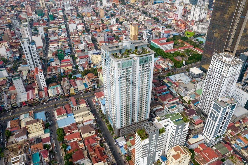 9th Floor 1 Bedroom Condo For Sale - De Castle Royal, BKK1, Phnom Penh