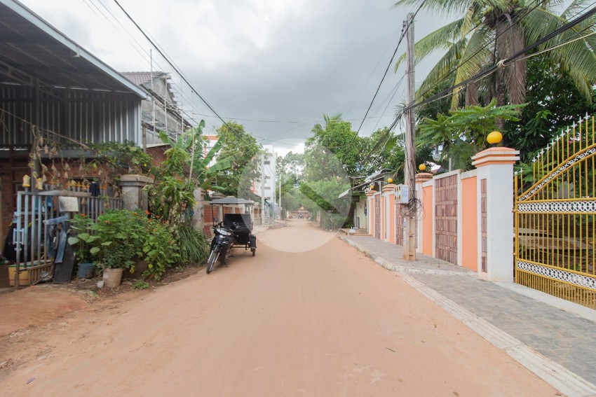 11 Bedroom Khmer Style House For Sale - Slor Kram, Siem Reap