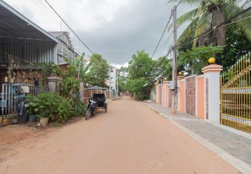 11 Bedroom Khmer Style House For Sale - Slor Kram, Siem Reap thumbnail