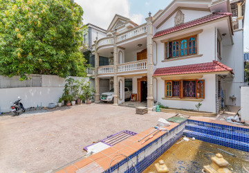13 Bedroom Commercial Villa For Rent - Chakto Mukh, Phnom Penh thumbnail