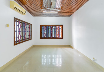13 Bedroom Commercial Villa For Rent - Chakto Mukh, Phnom Penh thumbnail