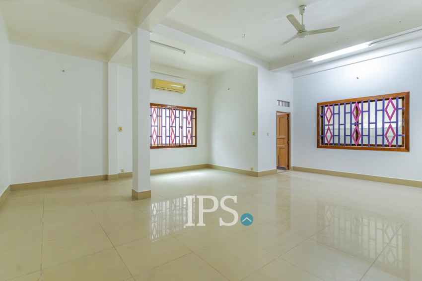 13 Bedroom Commercial Villa For Rent - Chakto Mukh, Phnom Penh