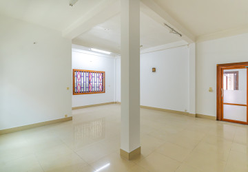 13 Bedroom Commercial Villa For Rent - Chakto Mukh, Phnom Penh thumbnail