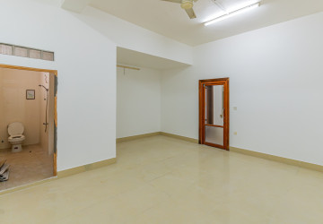 13 Bedroom Commercial Villa For Rent - Chakto Mukh, Phnom Penh thumbnail