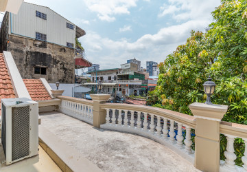 13 Bedroom Commercial Villa For Rent - Chakto Mukh, Phnom Penh thumbnail