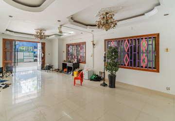 13 Bedroom Commercial Villa For Rent - Chakto Mukh, Phnom Penh thumbnail