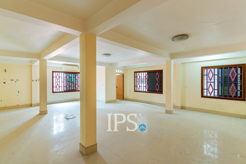 13 Bedroom Commercial Villa For Rent - Chakto Mukh, Phnom Penh