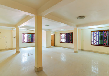 13 Bedroom Commercial Villa For Rent - Chakto Mukh, Phnom Penh thumbnail