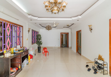 13 Bedroom Commercial Villa For Rent - Chakto Mukh, Phnom Penh thumbnail