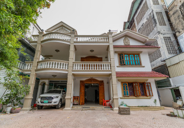 13 Bedroom Commercial Villa For Rent - Chakto Mukh, Phnom Penh thumbnail